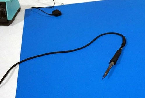 Disponibile il kit di terra per tappeto da tavolo anti-statico ESD