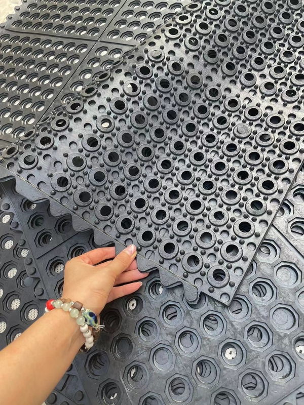 Matto di gomma anti-statico per buchi Matto di gomma statico dispersivo Matto di gomma anti-statico perforato